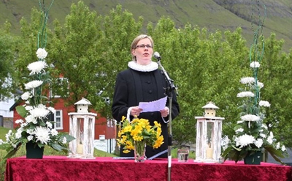 Úti-Guðstænasta í Fuglafirði 2. hvítusunnudag