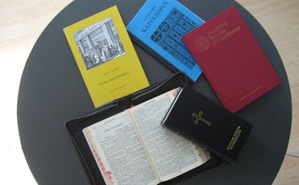 Skeið fyri kirkjuráðslimum og kirkjutænarum