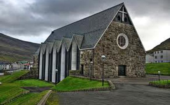 Skrivstovan hjá Christianskirkjuni er flutt