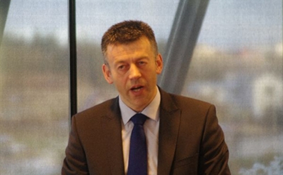 Røða hjá Bjørn Kalsø, landsstýrismanni, á hátíðarhaldi í Norðurlandahúsinum í sambandi við bíbliuhandan.