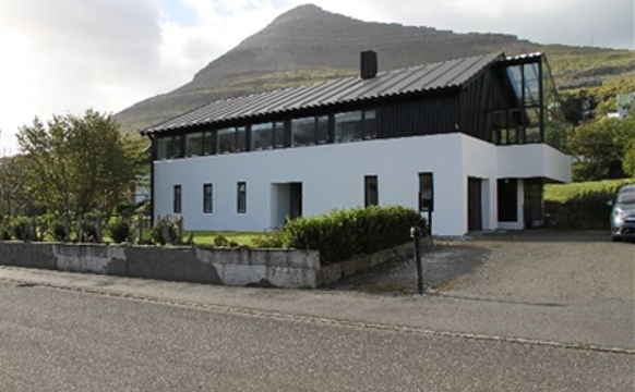 Ábøtur á prestagarðar