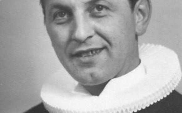 Tummas Jacobsen, prestur, farin, 87 ára gamalur