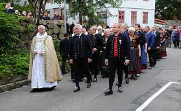 Gudstænastan á ólavsøku 2013