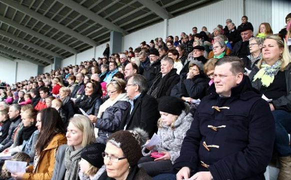 Gudstænasta í teirri stóru kirkjuhøllini