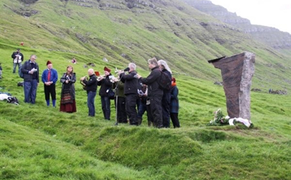 Minnisvarðin afturlítandi framtíð