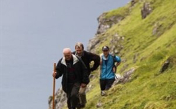 Aftur til staðið, har vøggan stóð.