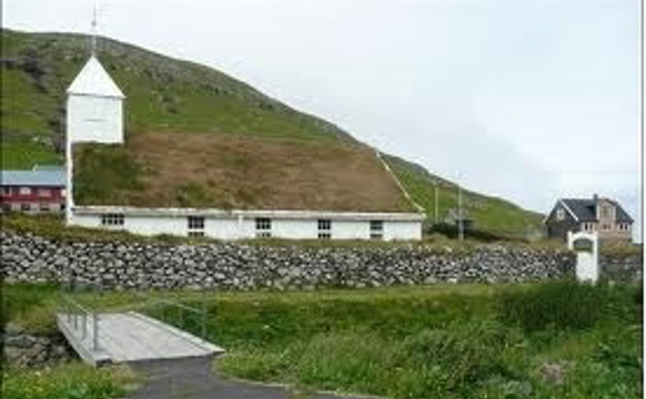 Nú er kirkjan blivin gomul!