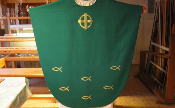 Hoyvíkar kirkja: Fingið nýggjan messuakul sum gávu