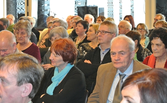 75% av kirkjuráðslimunum á fundi