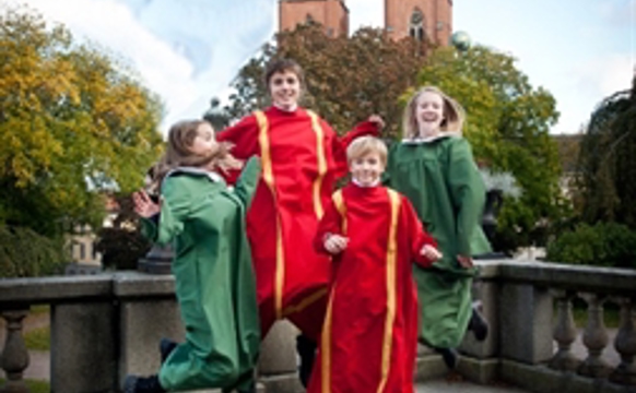 Dreingja- og gentukórið í dómkirkjuni úr Uppsala.