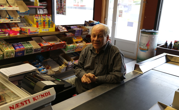 Jústinus skrivar um kirkjutænarar.