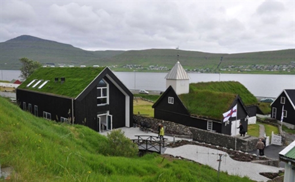 Strendur: Brúka kirkjuhúsið til sunnnudagsskúla (1)