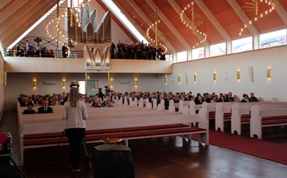 20 ára føðingardagur hjá Fríðrikskirkjuni.