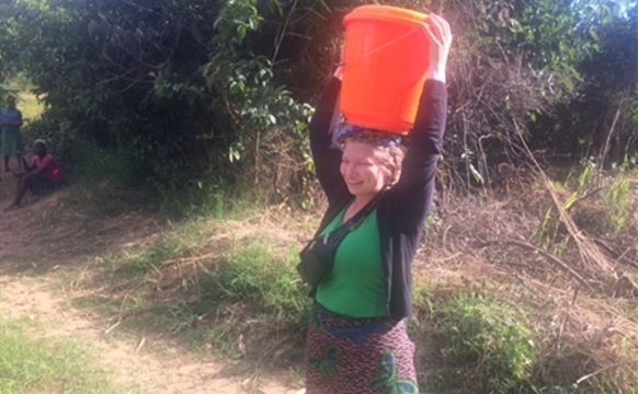 Langt vekk heimanífrá!