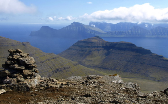 Gudstænasta á Slættaratindi