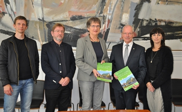 Havnar kirkja yvirtikið Arnes Minde