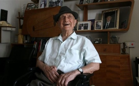 Jødi úr Auschwitz týningarleguni nú elsti maður í heiminum, 112 ár