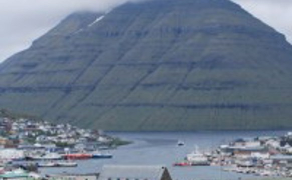 Limafundur hjá Bíbliufelagnum í kirkjukjallaranum í Christianskirkjuni, Klaksvík