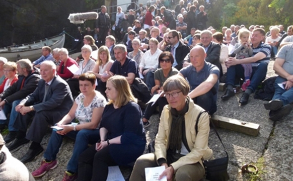 Við Gjónna: - Man kemur so nær Gudi