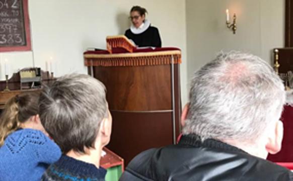 Ikki neyðugt við klokku ella urgu á Slættanesi