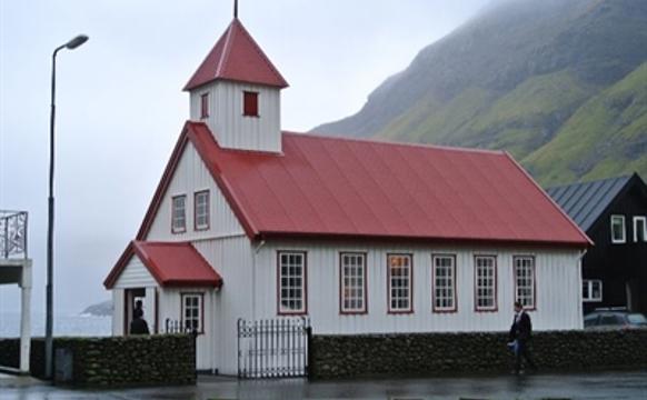 Ongar gudstænastur í Tjørnuvík á páskum