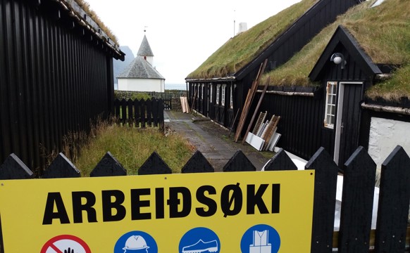 Umvæla Ónagerð: Prestur flutti suður um ánna at búgva