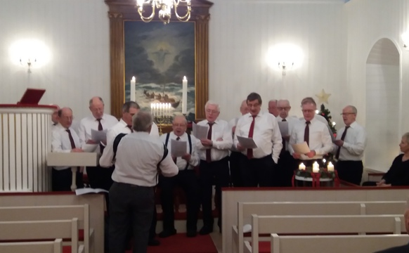 Teir vórðu bidnir aftur at syngja