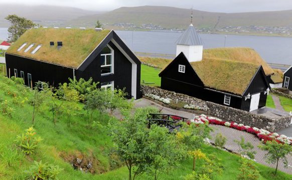 m_sjovarkirkja1 (002).jpg