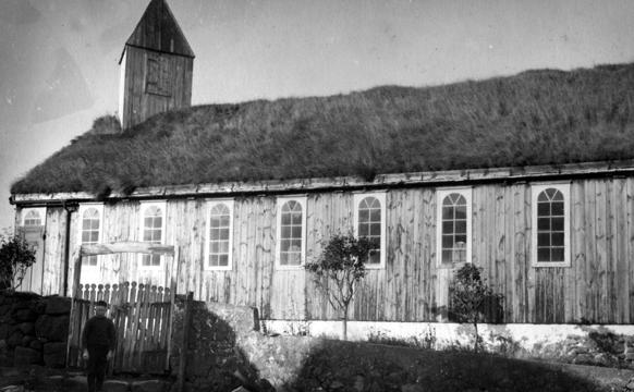 Miðvágs kirkja gamla.png