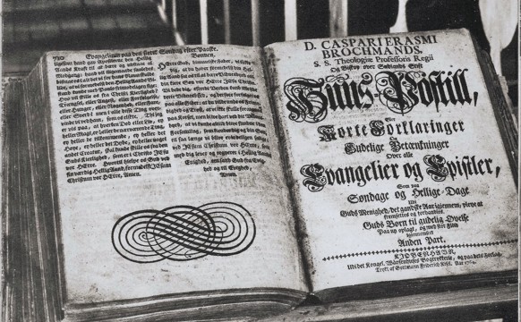 MYND 1 Brochmands-lestrabók í Gøtu kirkju.jpg