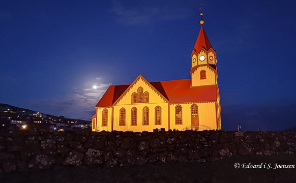 Sandavágs Kirkja (1)